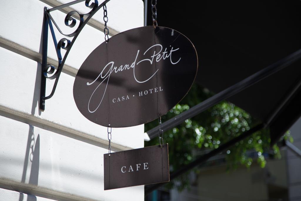 Grand Petit Casa Hotel บัวโนสไอเรส ภายนอก รูปภาพ